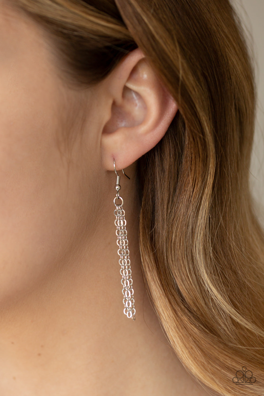 Paparazzi ♥ Breaking Out Of My Shell - Silver ♥  Necklace