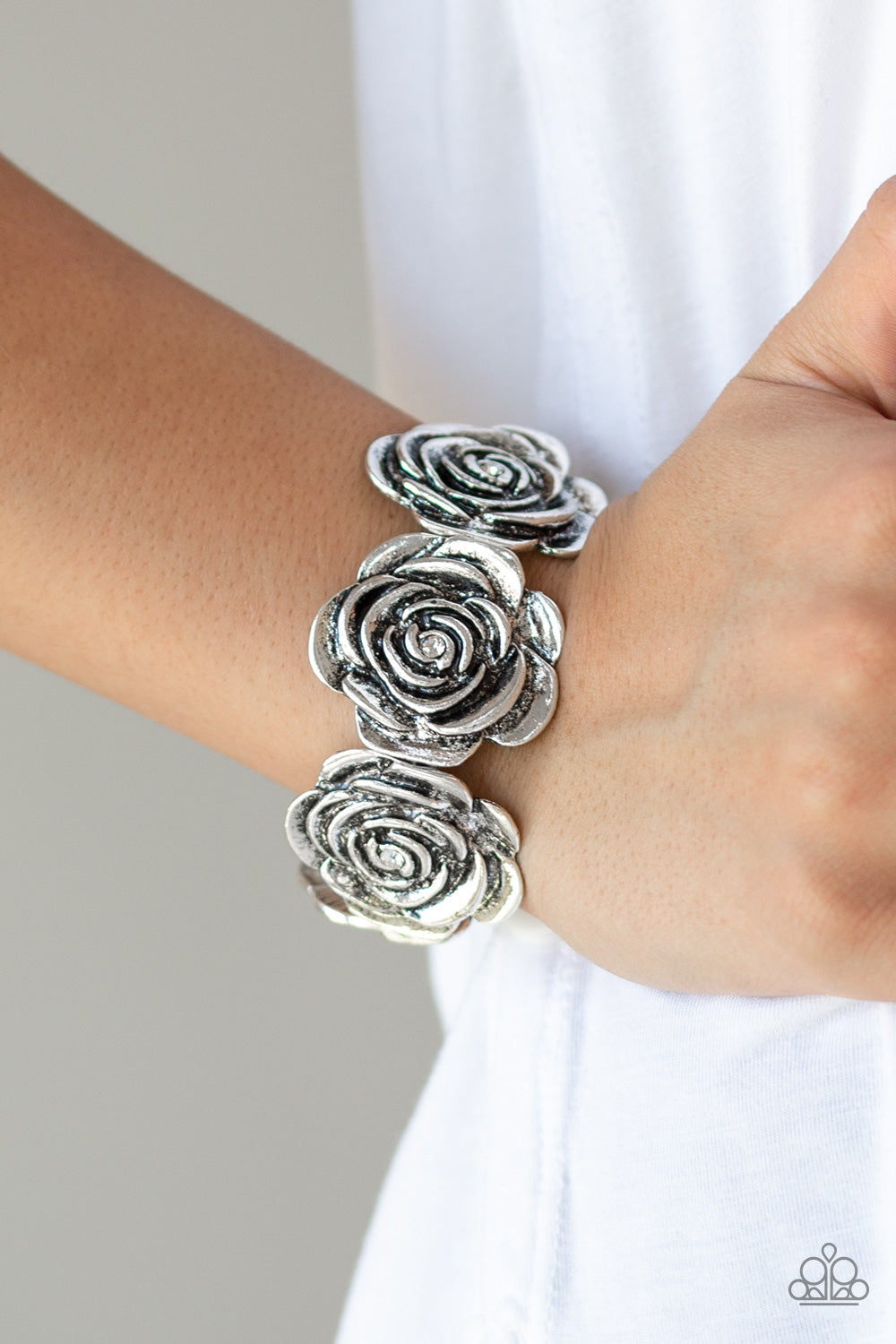 Paparazzi ♥ Floral Flamboyancy - White ♥  Bracelet