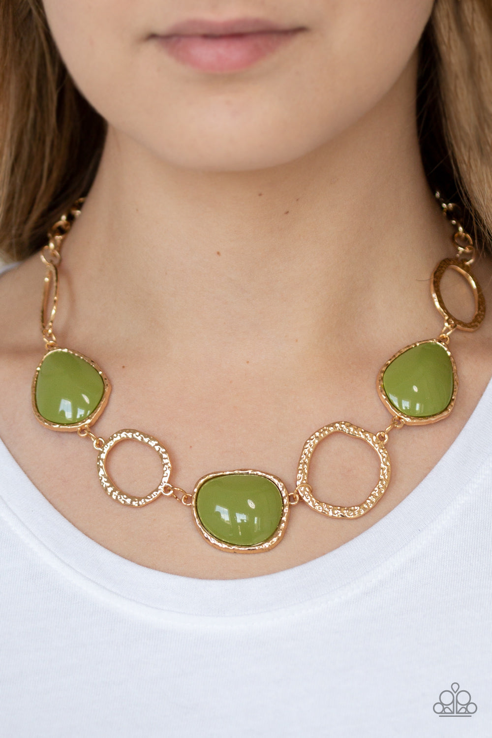 Paparazzi ♥ Haute Heirloom - Green ♥  Necklace