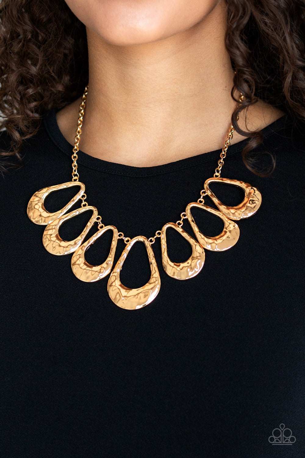 Paparazzi ♥ Teardrop Envy - Gold ♥  Necklace