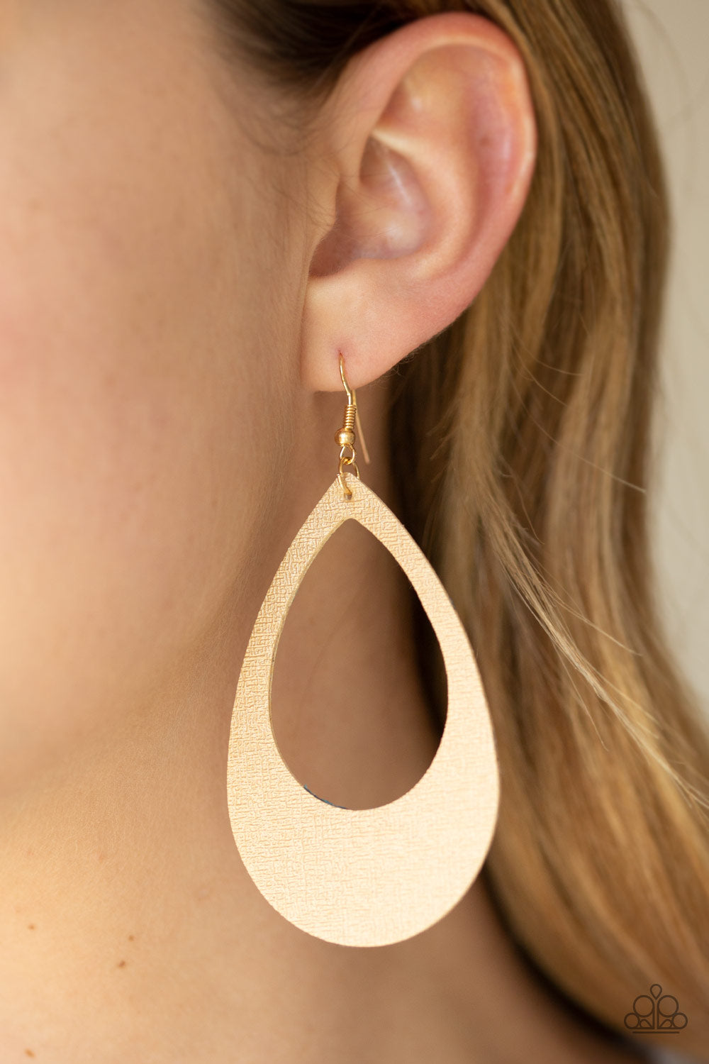 Paparazzi ♥ What a Natural - Gold ♥  Earrings