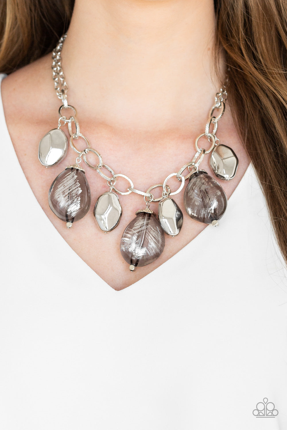 Paparazzi ♥ Looking Glass Glamorous - Silver ♥  Necklace
