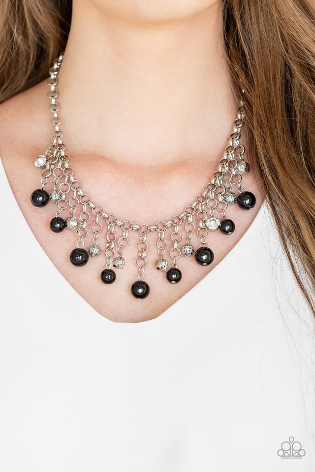 Paparazzi ♥ HEIR-headed - Black ♥ Necklace