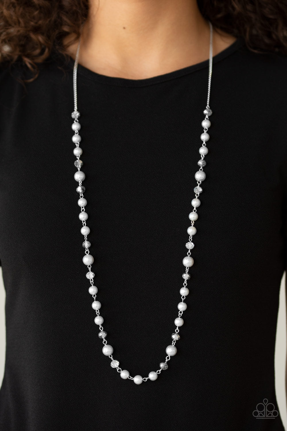 Paparazzi ♥ Pristine Prestige - Silver ♥  Necklace