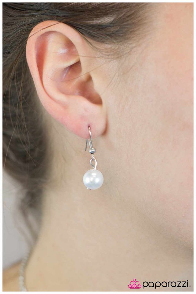 Paparazzi ♥ Gently Glimmering - White ♥ Necklace