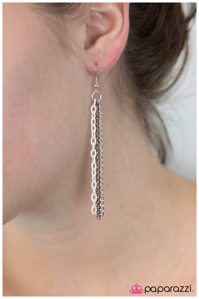 Paparazzi ♥ Bar None - White ♥ Necklace