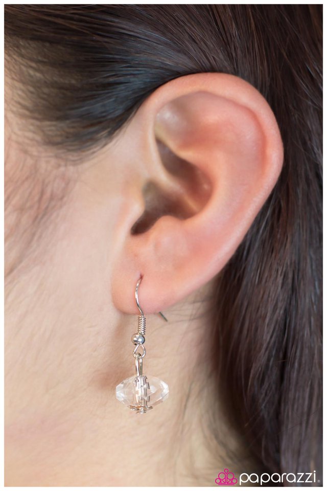 Paparazzi ♥ Down the Rabbit Hole - White ♥ Necklace