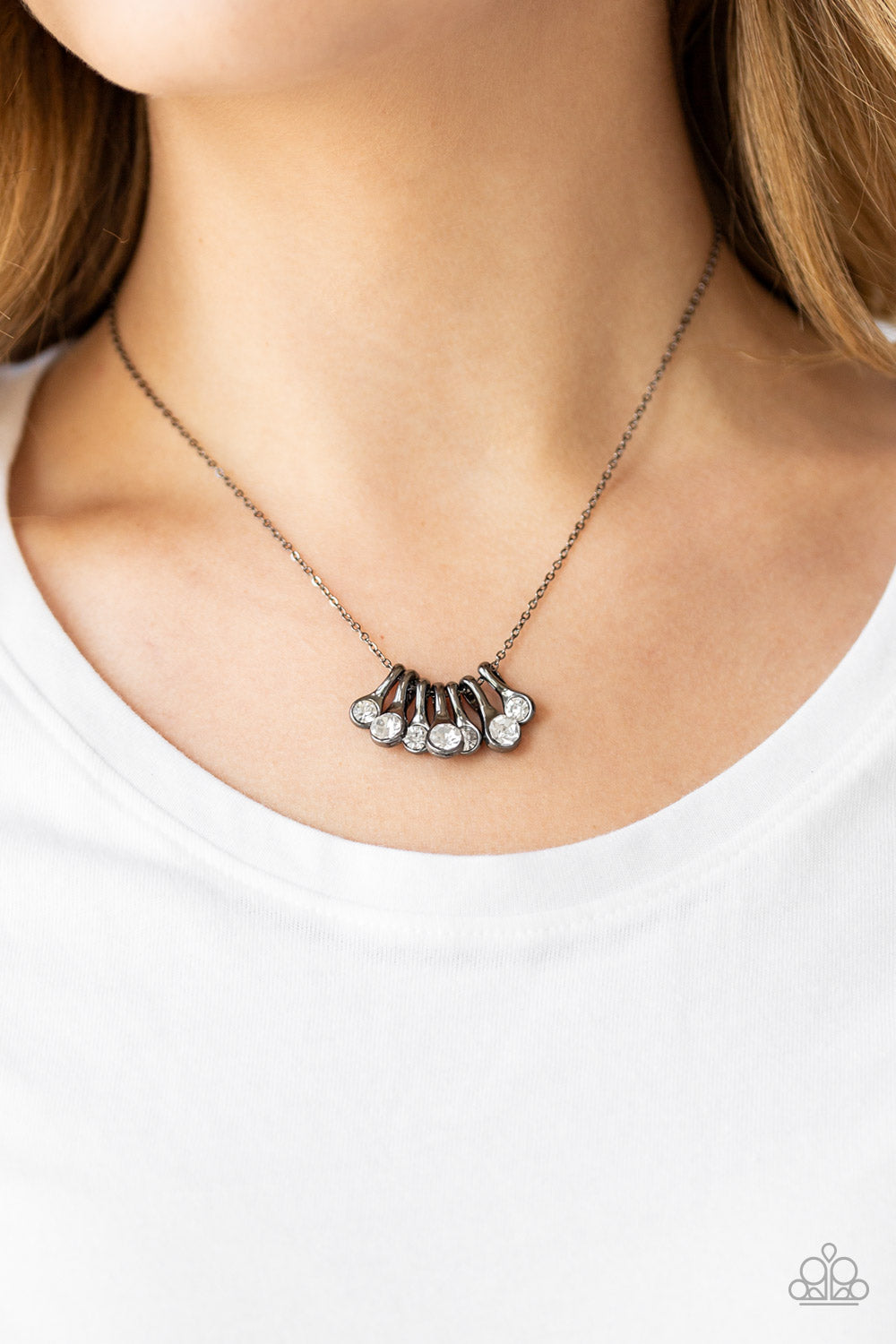 Paparazzi ♥ Slide Into Shimmer - Black ♥  Necklace