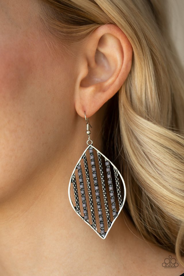Paparazzi ♥ Leaf Motif - Silver ♥ Earrings