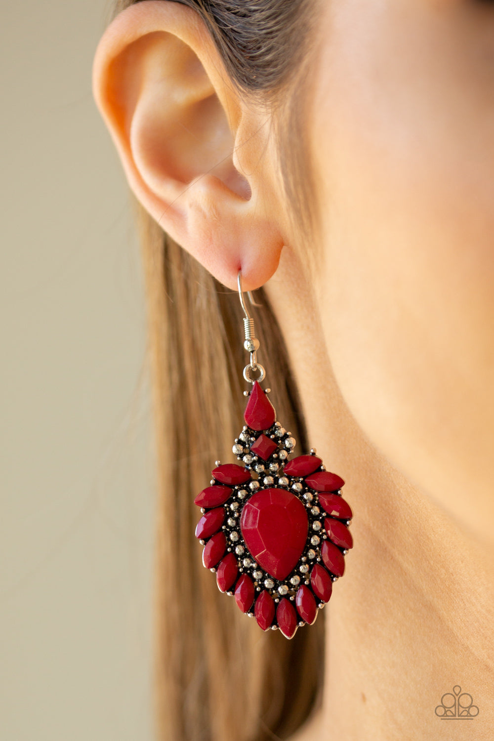 Paparazzi ♥ The LIONESS Den - Red ♥  Earrings