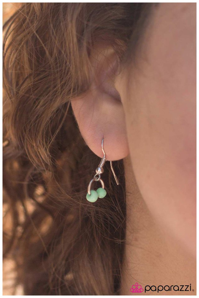 Paparazzi ♥ Little By Little - Green ♥ Necklace