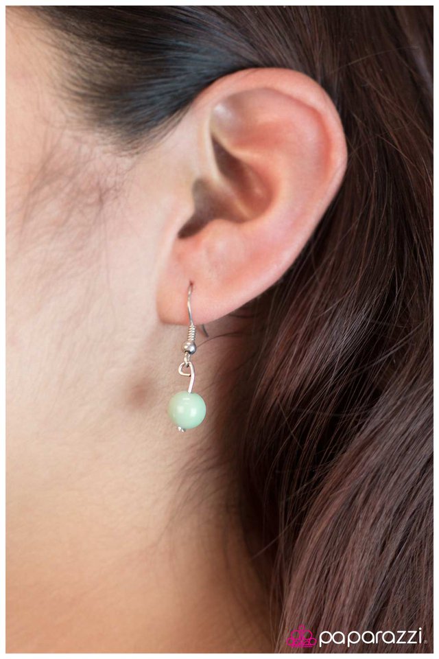 Paparazzi ♥ One Step At A Time - Green ♥ Necklace