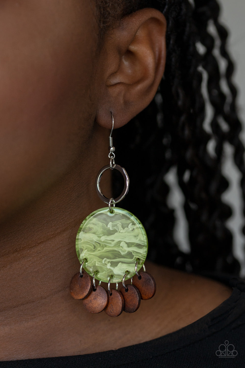 Paparazzi ♥ Beach Waves - Green ♥  Earrings