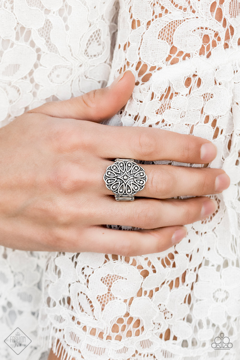 Paparazzi ♥ Modern Mandala ♥  Ring