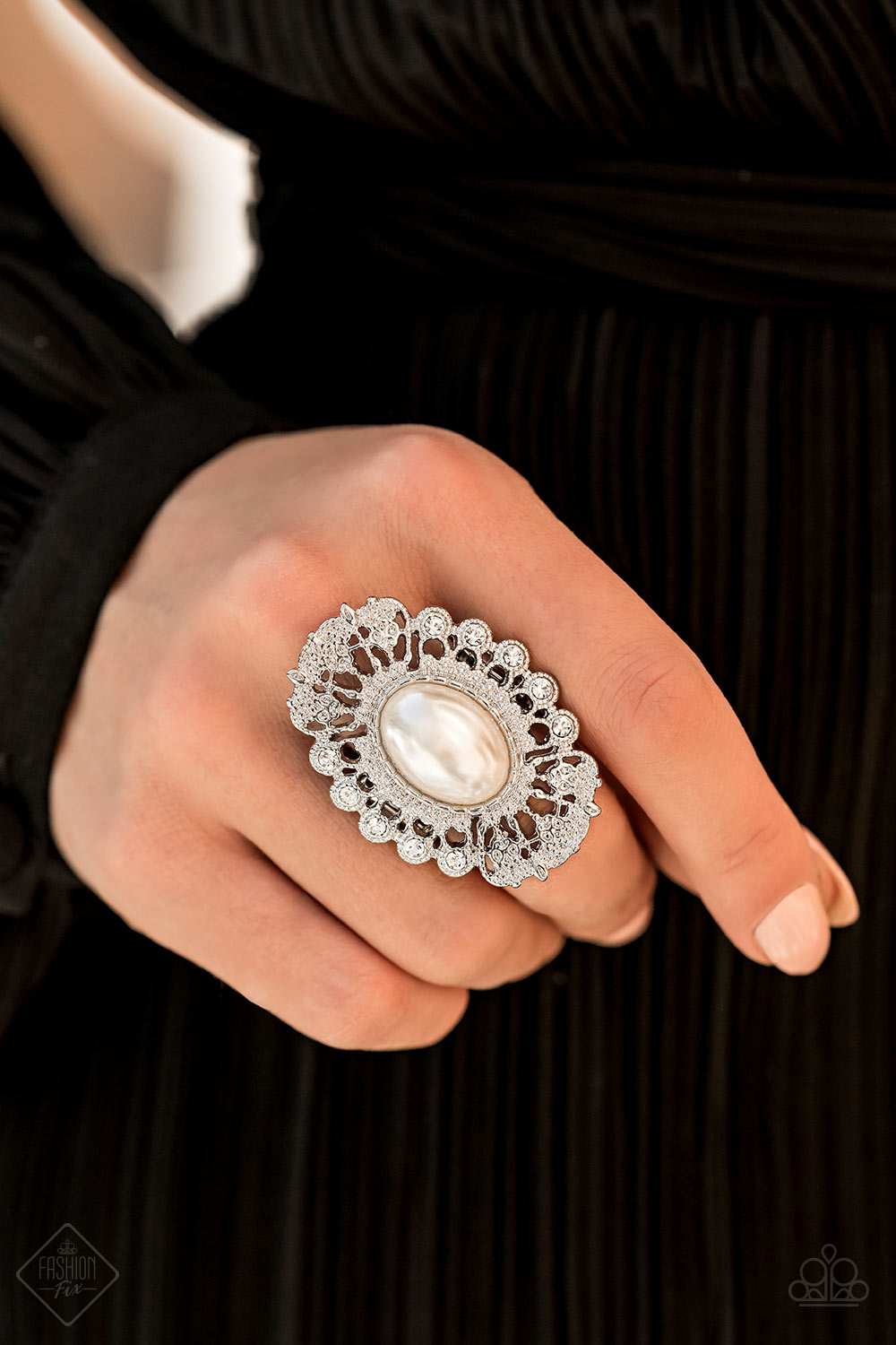 Paparazzi ♥ Radiantly Regal ♥  Ring