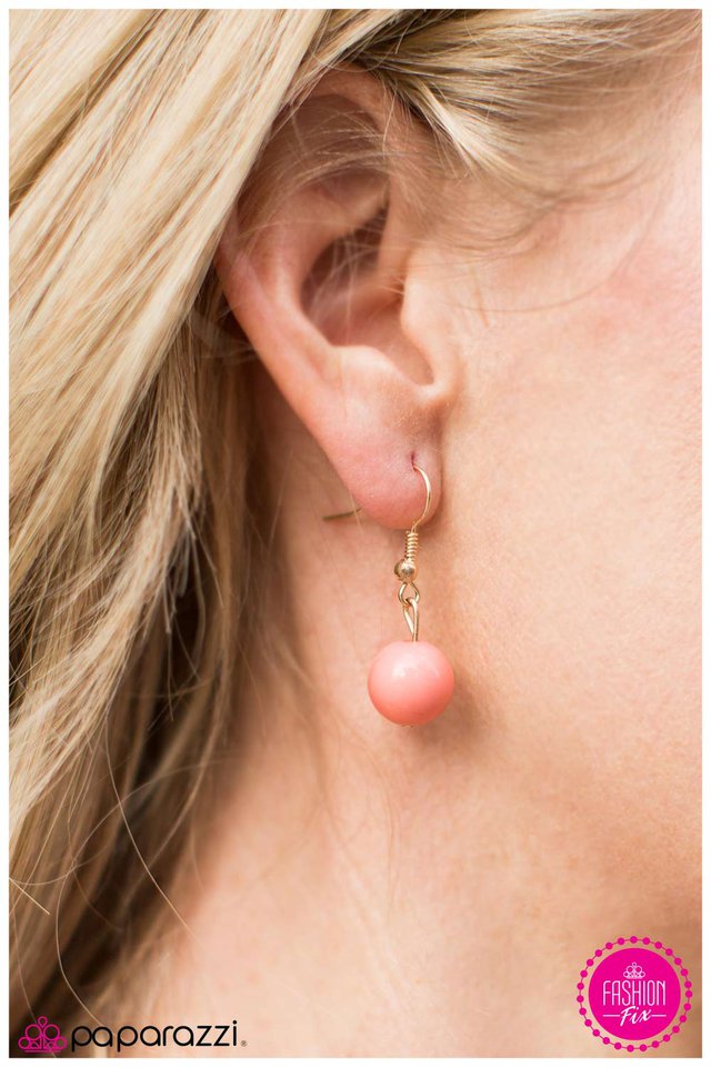 Paparazzi ♥ Looking the Part - Gold ♥ Necklace