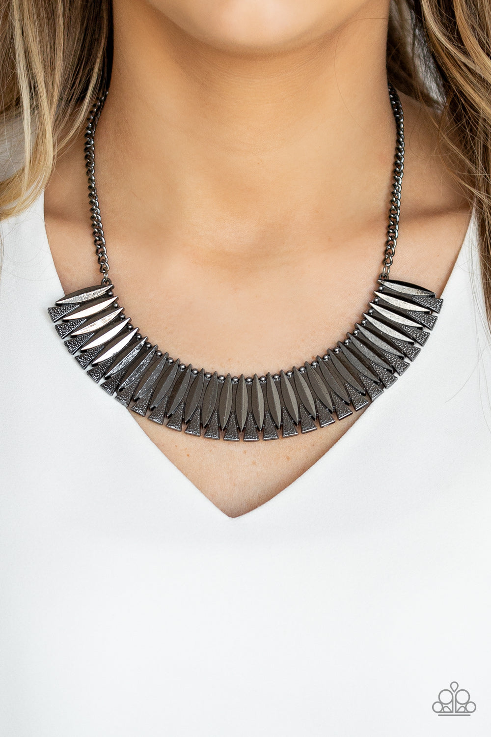Paparazzi ♥ My Main MANE - Black ♥  Necklace