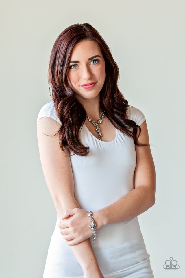 Paparazzi ♥ Vintage Heartthrob - Silver ♥ Necklace