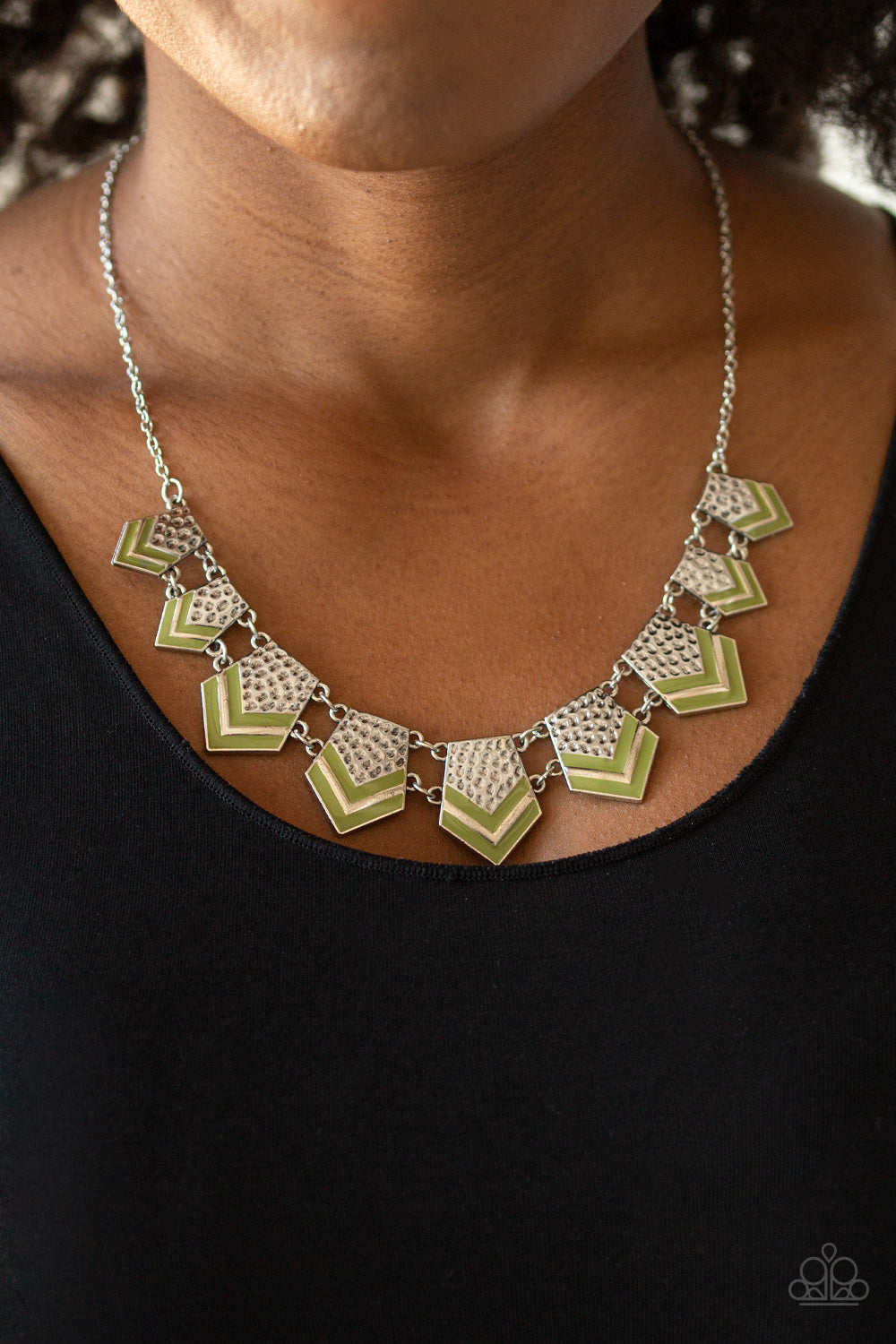 Paparazzi ♥ Pack Princess - Green ♥  Necklace