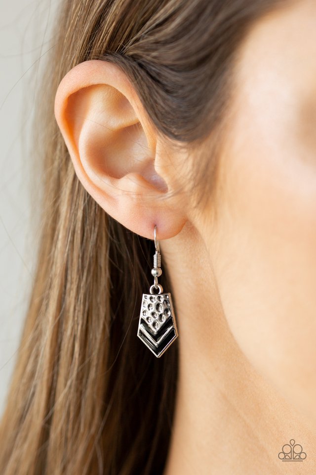 Paparazzi ♥ Pack Princess - Black ♥ Necklace