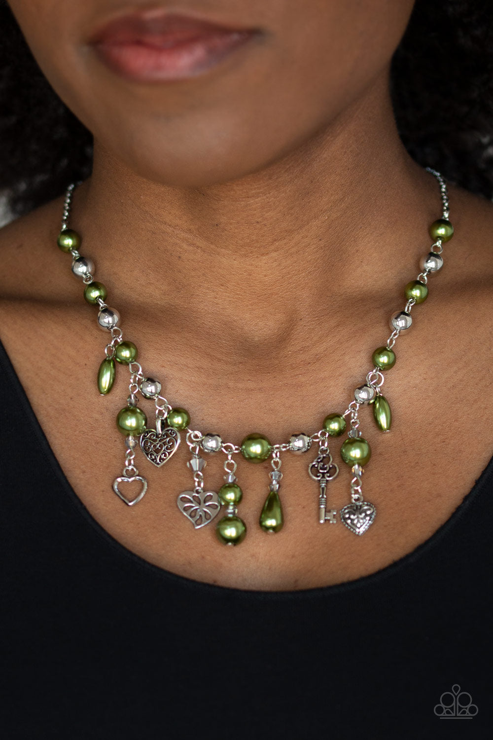 Paparazzi ♥ Renaissance Romance - Green ♥  Necklace