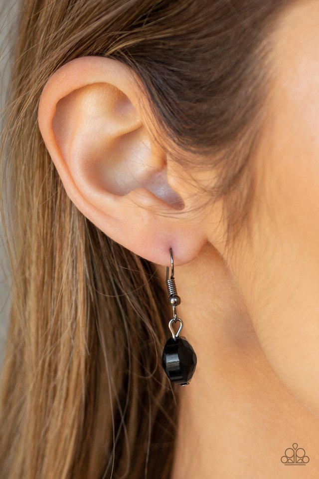 Paparazzi ♥ Duchess Dazzle - Black ♥ Necklace