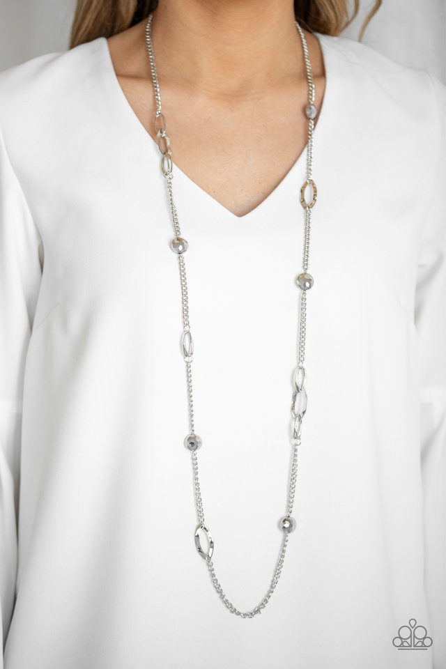 Paparazzi ♥ Duchess Dazzle - Silver ♥ Necklace