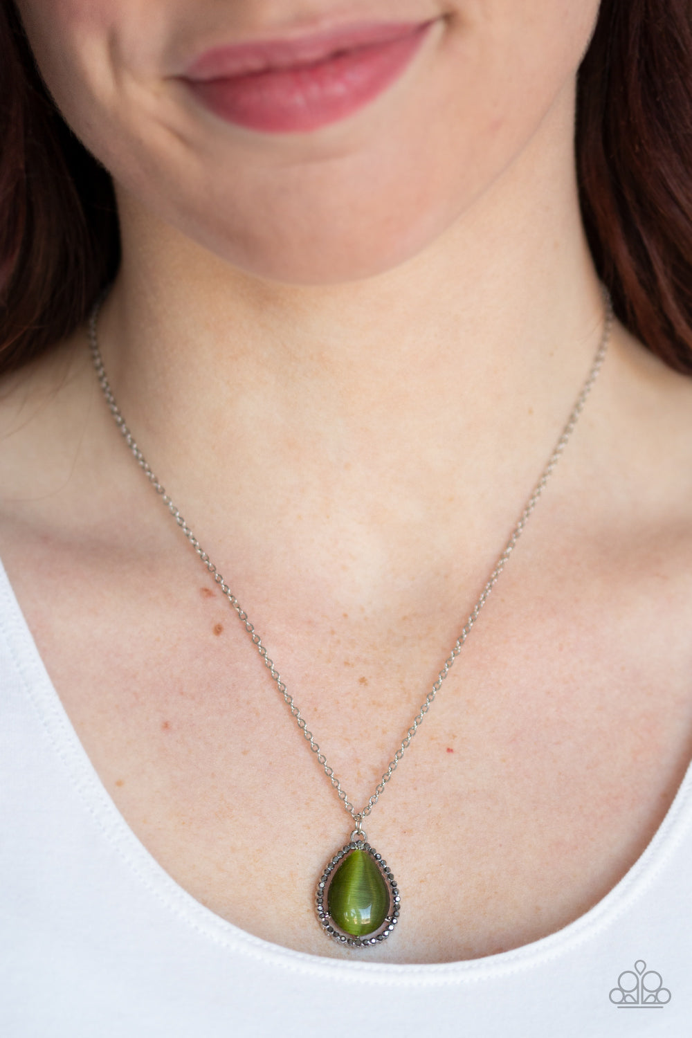 Paparazzi ♥ In GLOW Spirits - Green ♥  Necklace