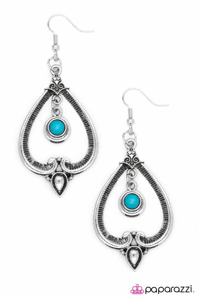 Paparazzi ♥ Go It Alone - Blue ♥ Earrings