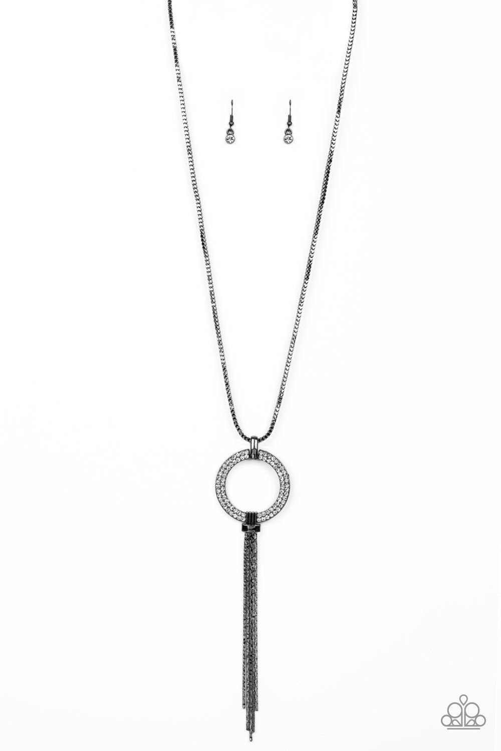 not-a-heir-out-of-place-black-p2re-bkxx-337xx