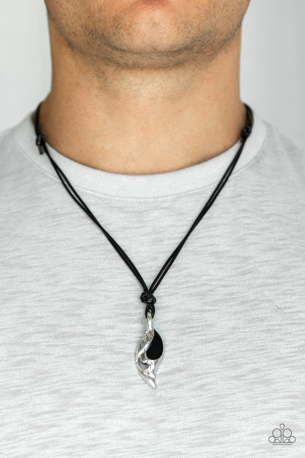 Paparazzi ♥ Titan Thunder - Black ♥  Mens Necklace