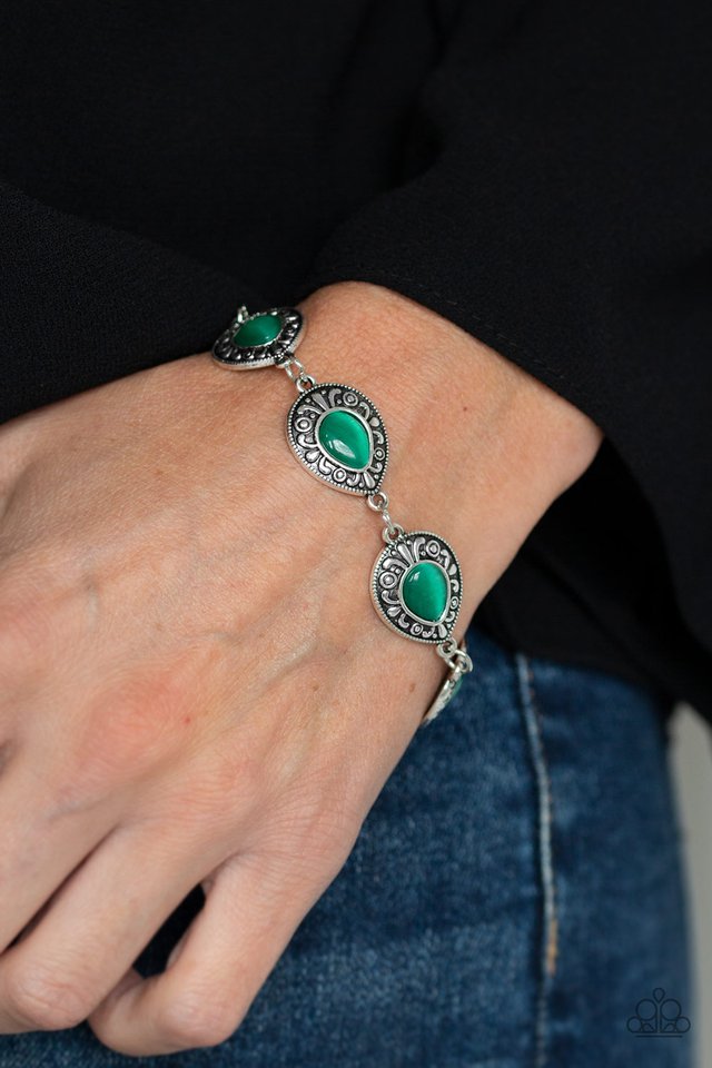 Paparazzi ♥ Enchantingly Ever After - Green ♥ Bracelet