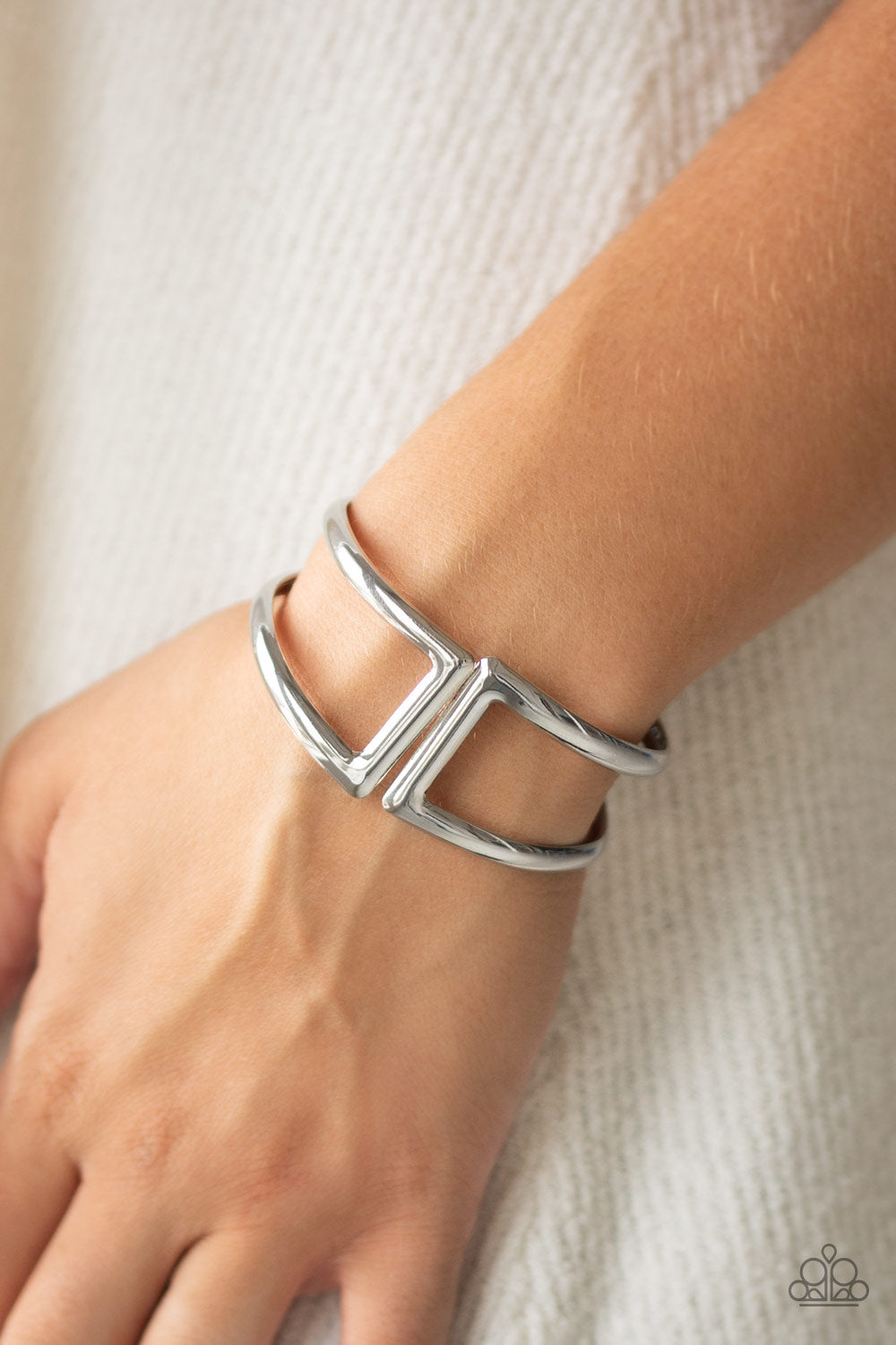 Paparazzi ♥ Geo Glam - Silver ♥  Bracelet