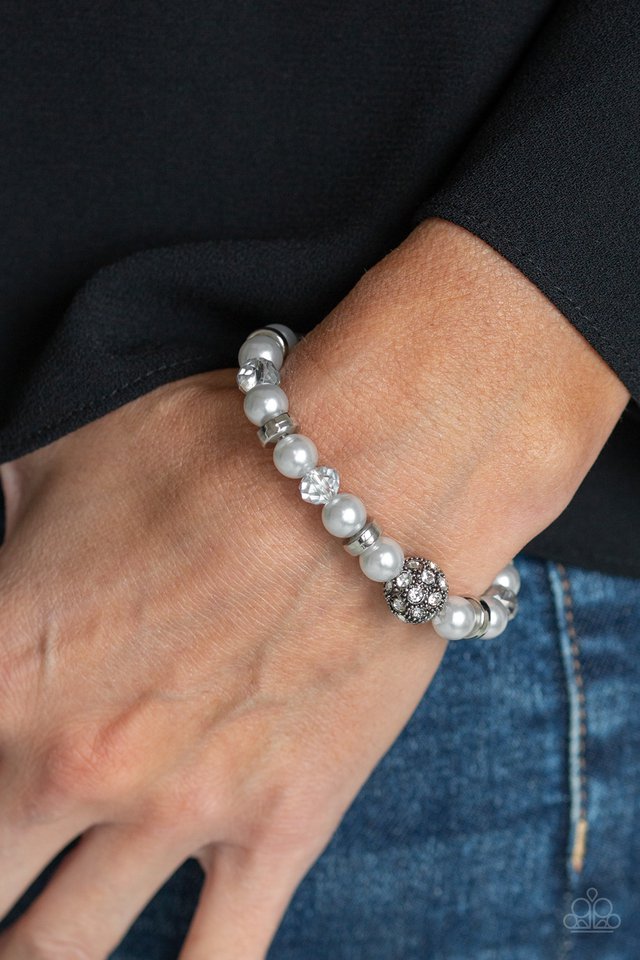 Paparazzi ♥ Twinkling Timelessness - Silver ♥ Bracelet