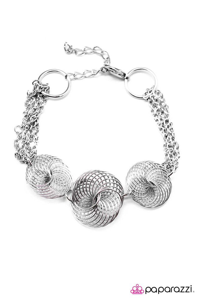 Paparazzi ♥ Optical Illusions - Silver ♥ Bracelet