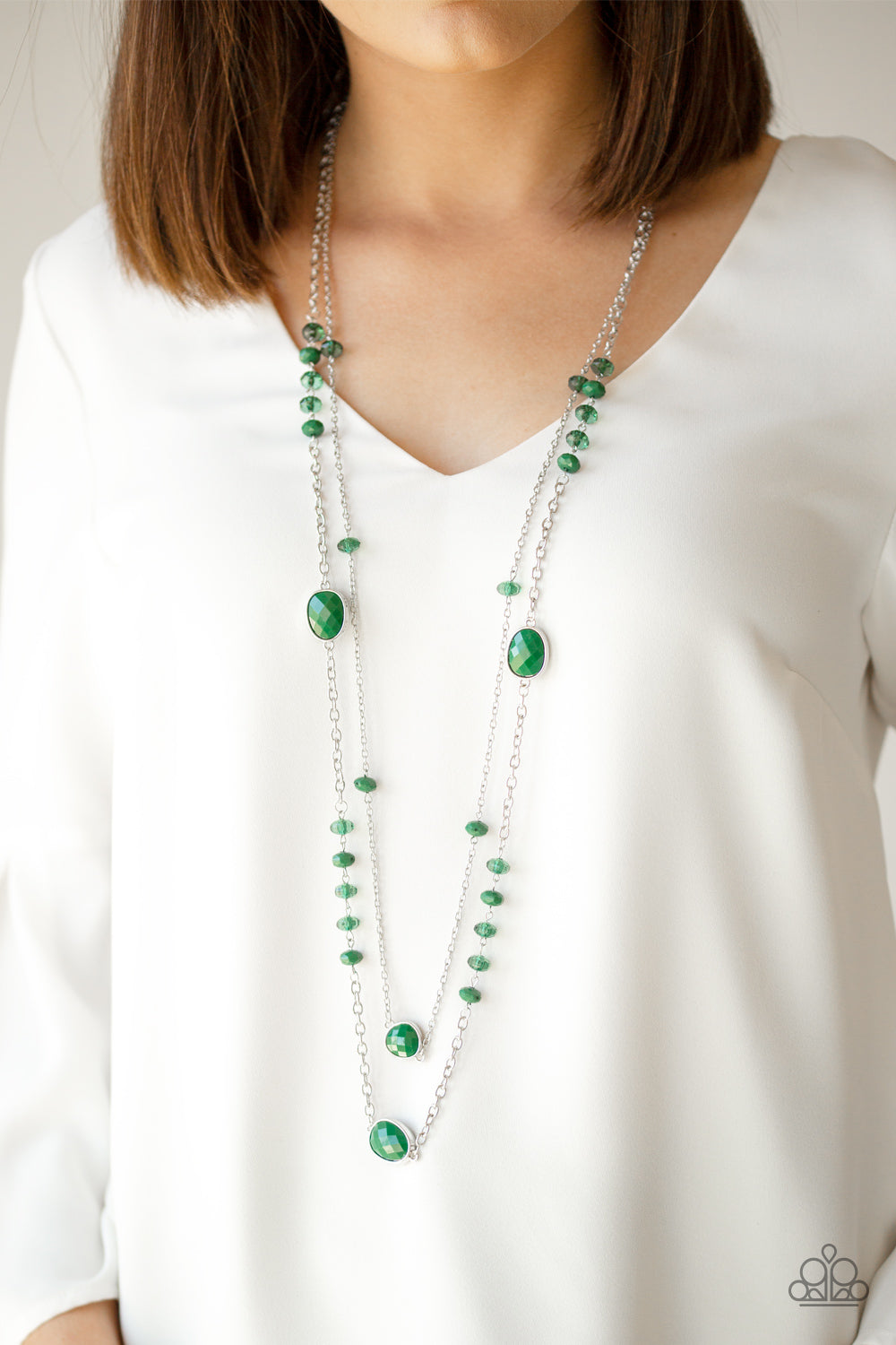 Paparazzi ♥ Dazzle The Crowd - Green ♥  Necklace