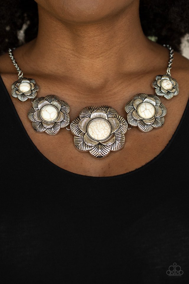 Paparazzi ♥ Santa Fe Hills - White ♥ Necklace