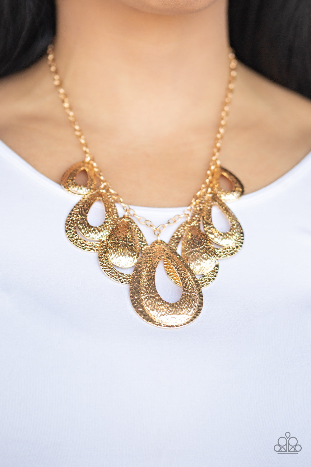 Paparazzi ♥ Teardrop Tempest - Gold ♥  Necklace