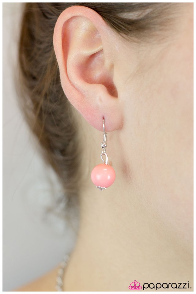 Paparazzi ♥ Touch and Go - Pink ♥ Necklace