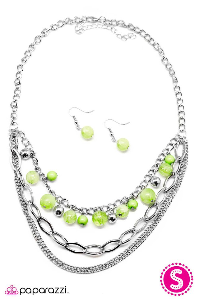 Paparazzi ♥ Hopelessly Devoted To You - Green ♥ Necklace