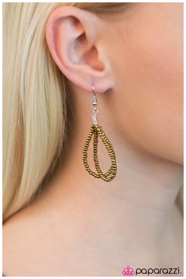Paparazzi ♥ A Standing Ovation - Brass ♥ Necklace