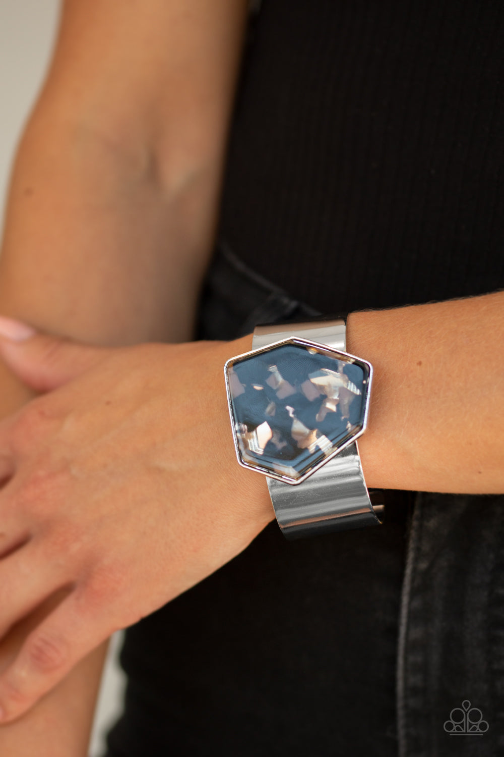 Paparazzi ♥ GEO-ing The Distance - Black ♥  Bracelet