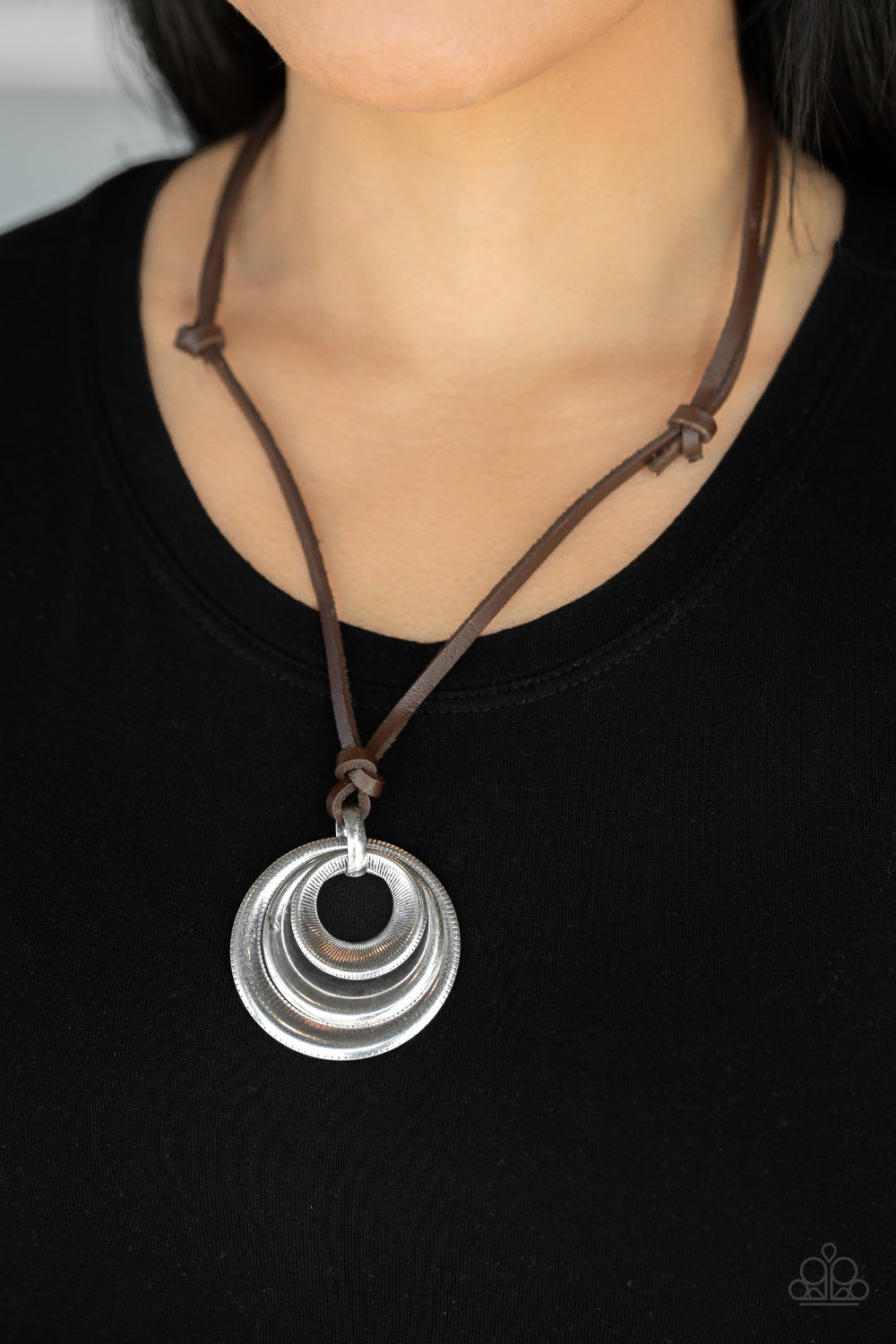 Paparazzi ♥ Desert Spiral - Silver ♥  Necklace