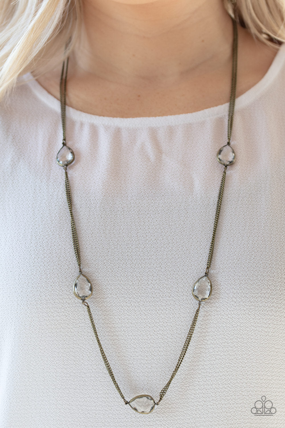 Paparazzi ♥ Teardrop Timelessness - Brass ♥  Necklace