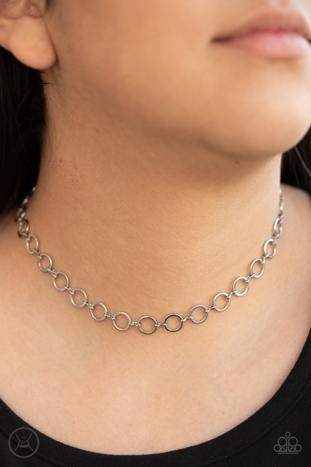 Paparazzi ♥ Roundabout Radiance - Silver ♥  Necklace
