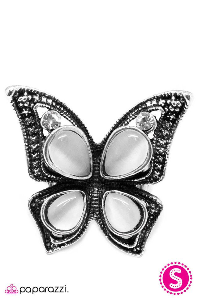 Paparazzi ♥ Milkweed - White ♥ Ring