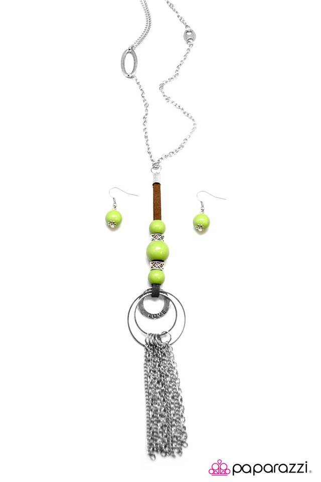 Paparazzi ♥ Touch and Go - Green ♥ Necklace