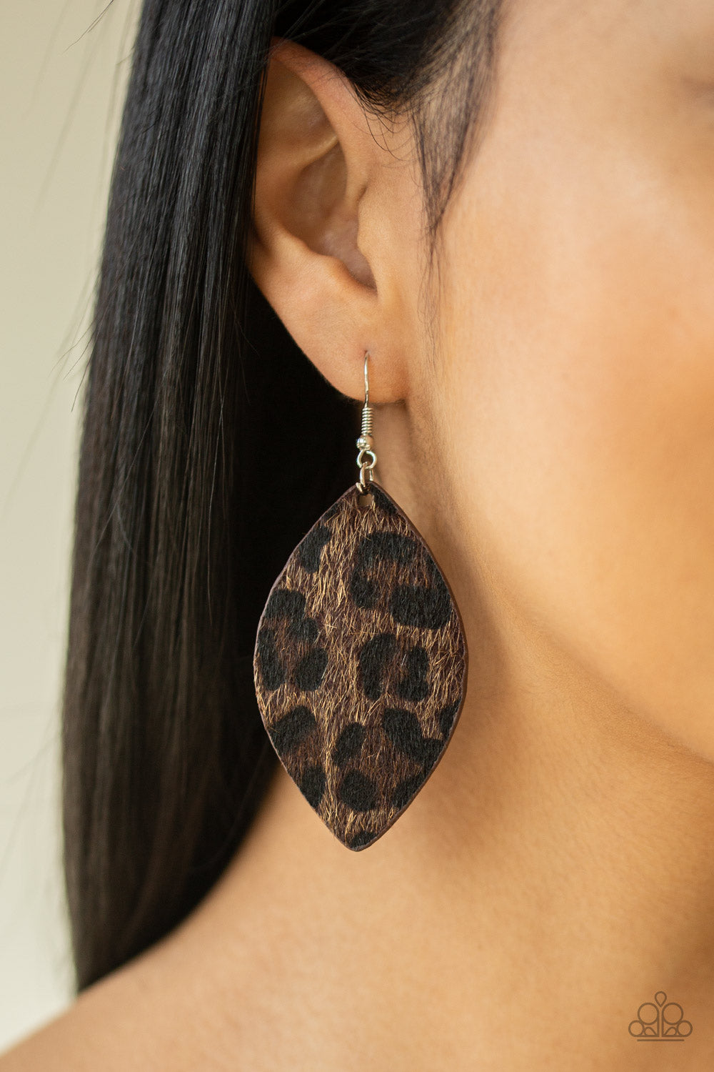 Paparazzi ♥ GRR-irl Power! - Brown ♥  Earrings