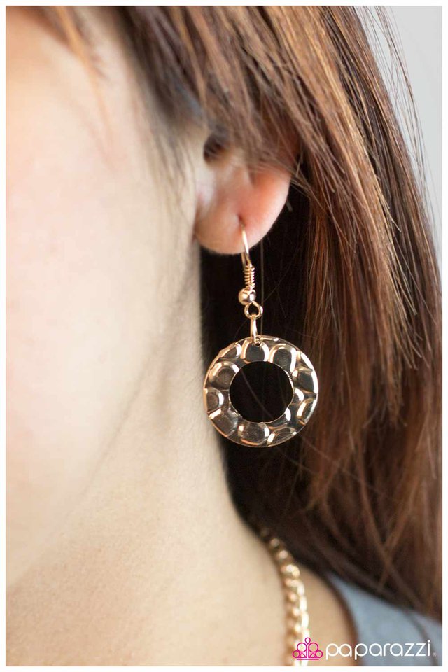 Paparazzi ♥ El Dorado - Gold ♥ Necklace