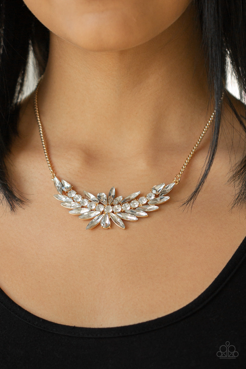 Paparazzi ♥ HEIRS and Graces - Gold ♥  Necklace